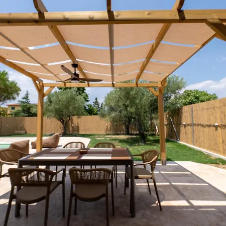 Terra Elea Luxury Pool Aura *