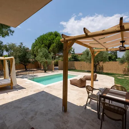 Terra Elea Luxury Pool Aura *