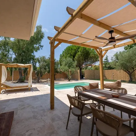 Terra Elea Luxury Pool Aura بيت للعطل نيكيتي