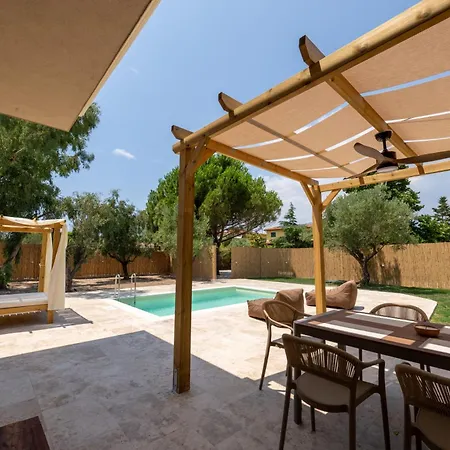 Terra Elea Luxury Pool Aura Nikíti