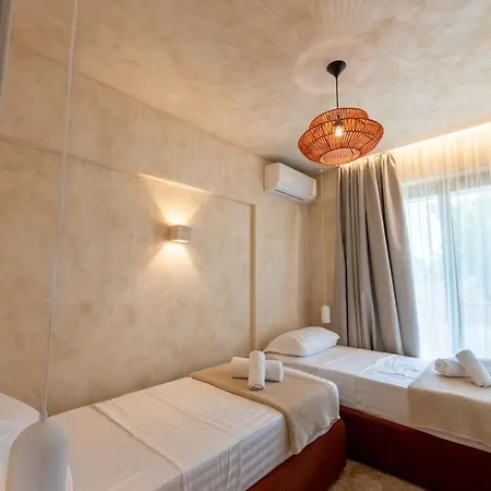 Terra Elea Luxury Pool Aura *