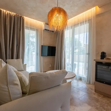 Terra Elea Luxury Pool Aura Nyaraló *